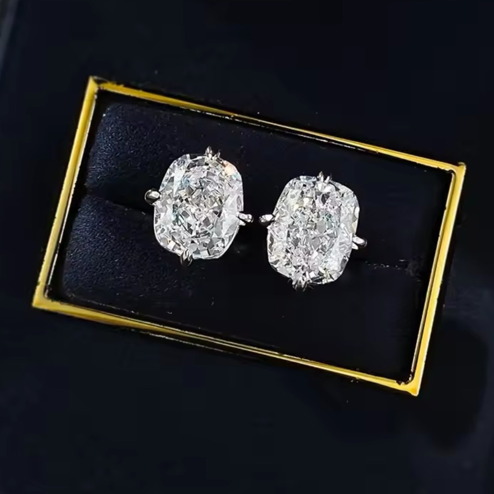 18k 2ct Radiant Studs